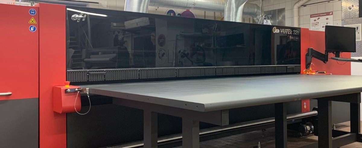La table d'impression à plat de 3,20 m de l'atelier